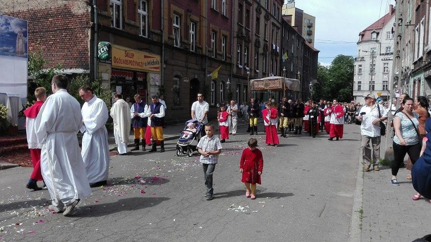 W czwartek 15 czerwca  obchodzimy uroczystość Najświętszego...