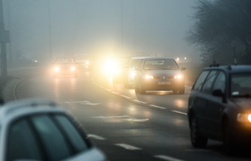 Silna mgła w Łódzkiem. Ostrzeżenie IMGW