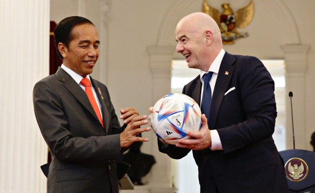 Prezydent Indonezji Joko Widodo po spotkaniu z szefem FIFA Giannim Infantino ogłosił, że stadion Kanjuruhan zostanie zburzony, a następnie odbudowany.