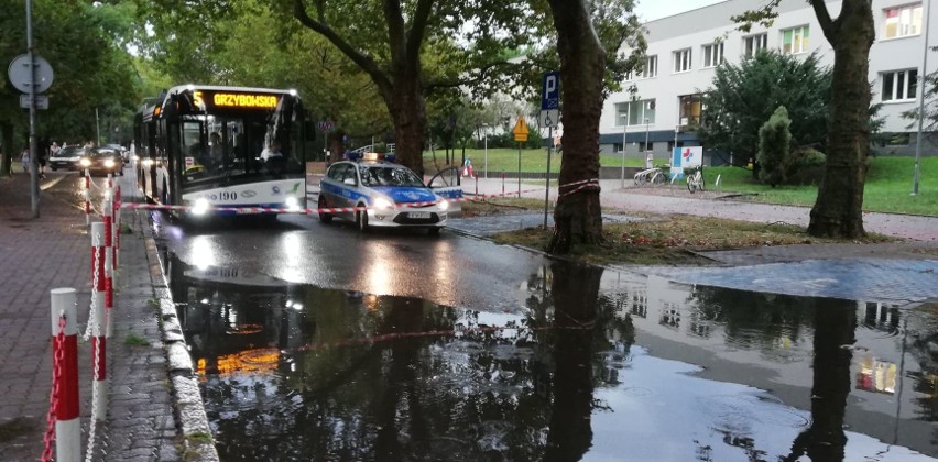 Burza przeszła także nad Kołobrzegiem. Efekt? Zalane ulice,...