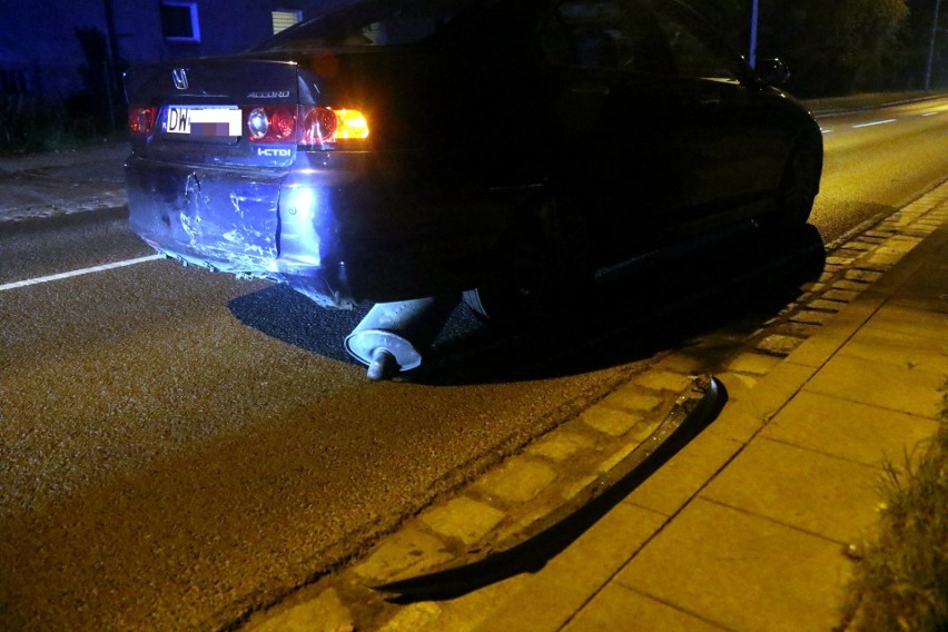 Wypadek na Karmelkowej. Volkswagen zderzył się z hondą [ZDJĘCIA] 