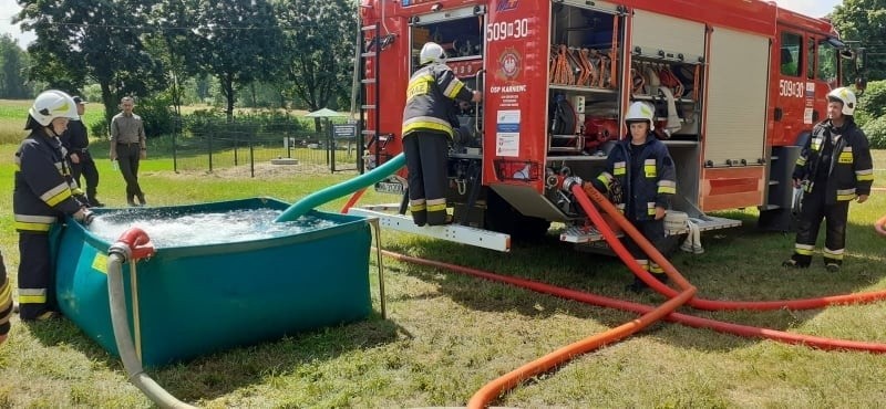 PSP Maków Mazowiecki. Strażacy gasili pożar w lesie na terenie leśnictwa Gutowo (nadleśnictwo Ostrołęka). Ktoś podpalił las! Zdjęcia