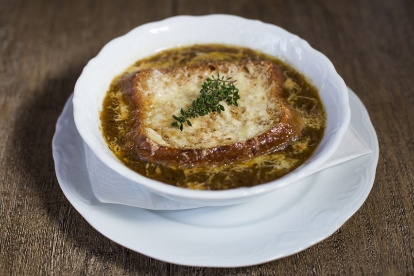 Francuska zupa cebulowa (soupe à l’oignon) [PRZEPIS]...