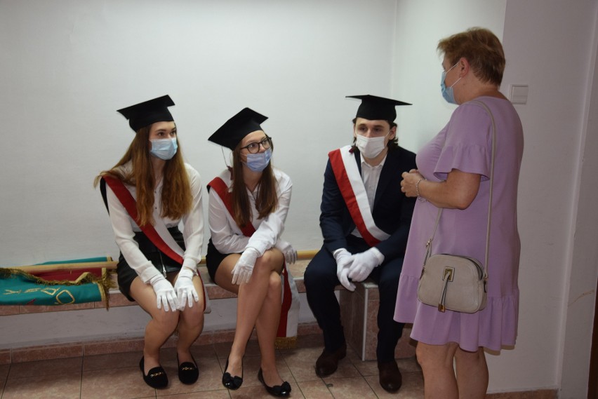 Pierwsi absolwenci medycyny na Uniwersytecie Zielonogórskim złożyli przyrzeczenie. Czekamy tu na Was - mówili goście uroczystości 