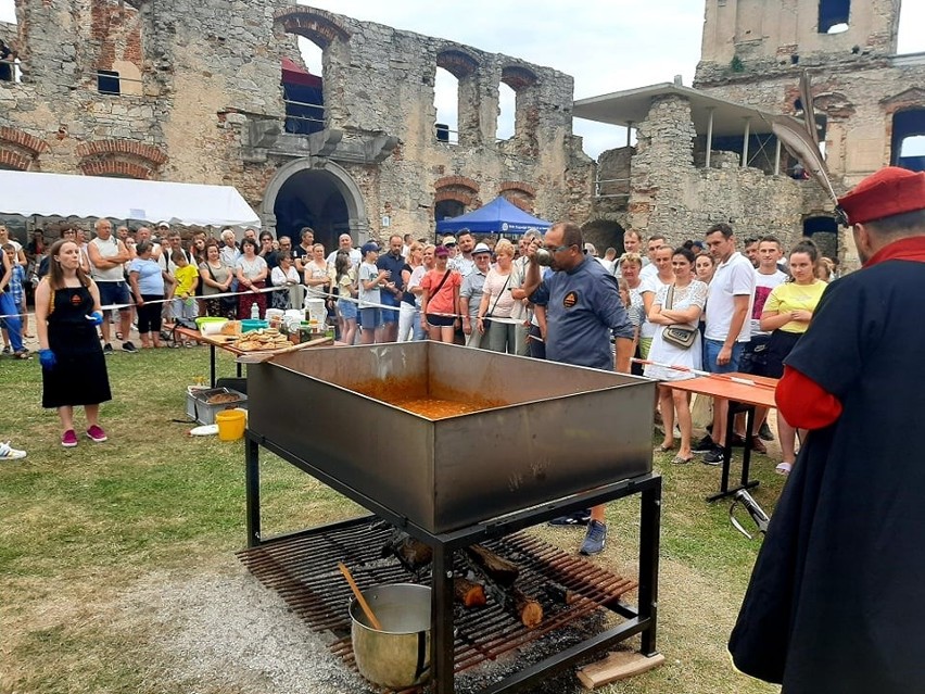 Wielkie gotowanie na zamku Krzyżtopór w Ujeździe (ZDJĘCIA)