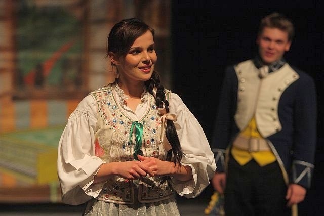 Joanna Baran w „Panu Tadeuszu” na scenie Teatru imienia Wandy Siemaszkowej w Rzeszowie.