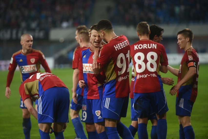 W meczu 31. kolejki ekstraklasy Piast Gliwice zremisował z...