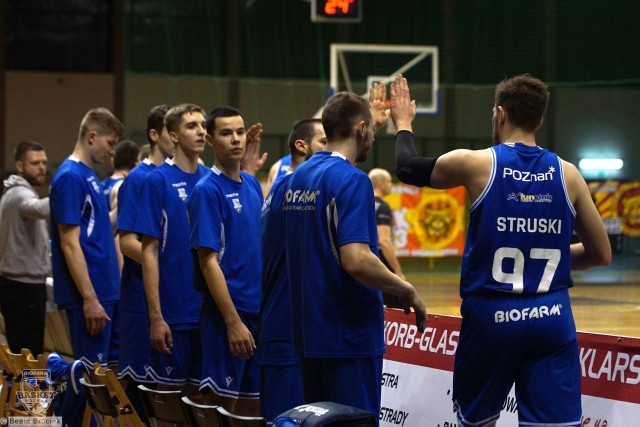 Biofarm Basket Poznań zakończył sezon poniżej oczekiwań. Z kolei koszykarki Tęczy Leszno mogą mieć powody do świętowania