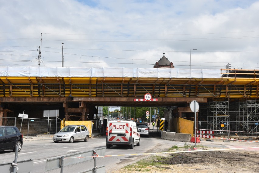 Postęp prac przy budowie centrum przesiadkowego Opole...