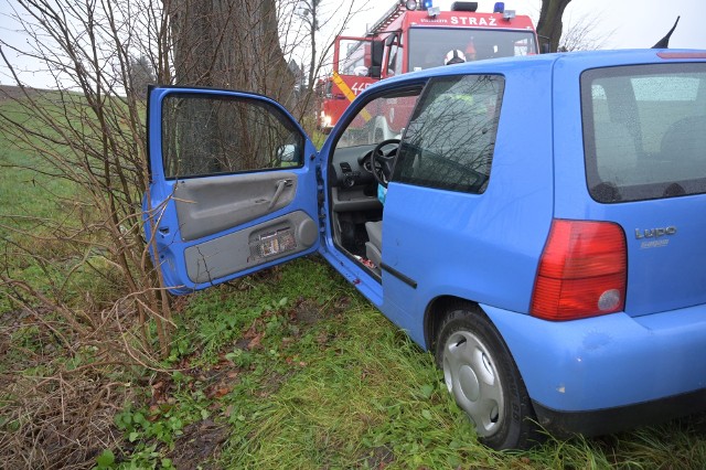 Wypadek na drodze z Rogóźna do Skurgw w powiecie grudziądzkim. Jedna osoba poszkodowana