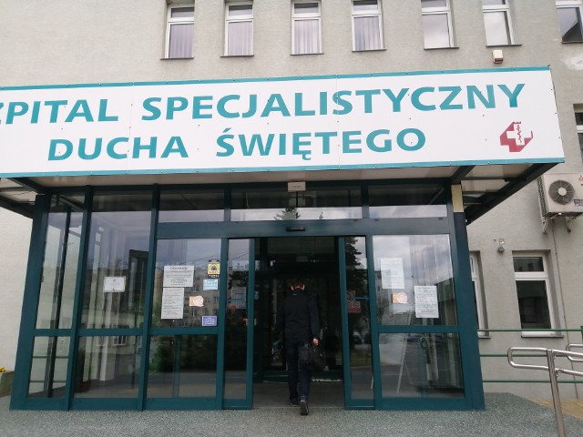 Zakaz odwiedzin w Szpitalu Specjalistycznym Ducha  Świętego w Sandomierzu obowiązuje od wtorku, 21 września. Ze względu na sytuację epidemiologiczną zakaz obowiązuje do odwołania.