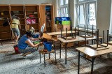 Dłuższy czas pracy szkół, zwolnienia nauczycieli w niektórych bydgoskich placówkach
