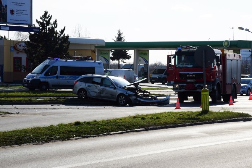 Dziś (19 lutego) około godziny 11 na skrzyżowaniu ulicy...