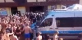 Próba linczu w Bytomiu: Prokuratura przesłucha dzisiaj Gruzinów, którzy mieli molestować dzieci na basenie