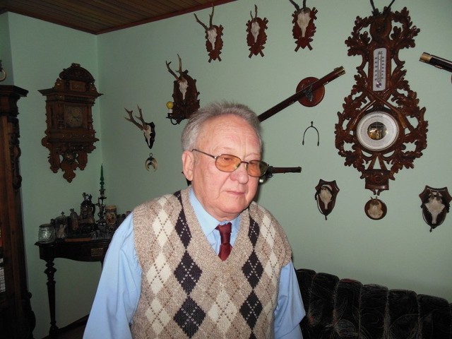 Janusz Litwin mieszkał w dawnej rezydencji właścicieli Polskiej Wełny, którzy pozostawili wiele pamiątek.
