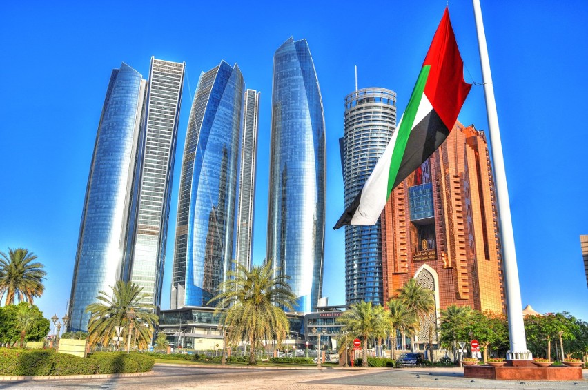 Skyline Abu Dhabi. To właśnie Abu Dhabi jest stolicą ZEA,...