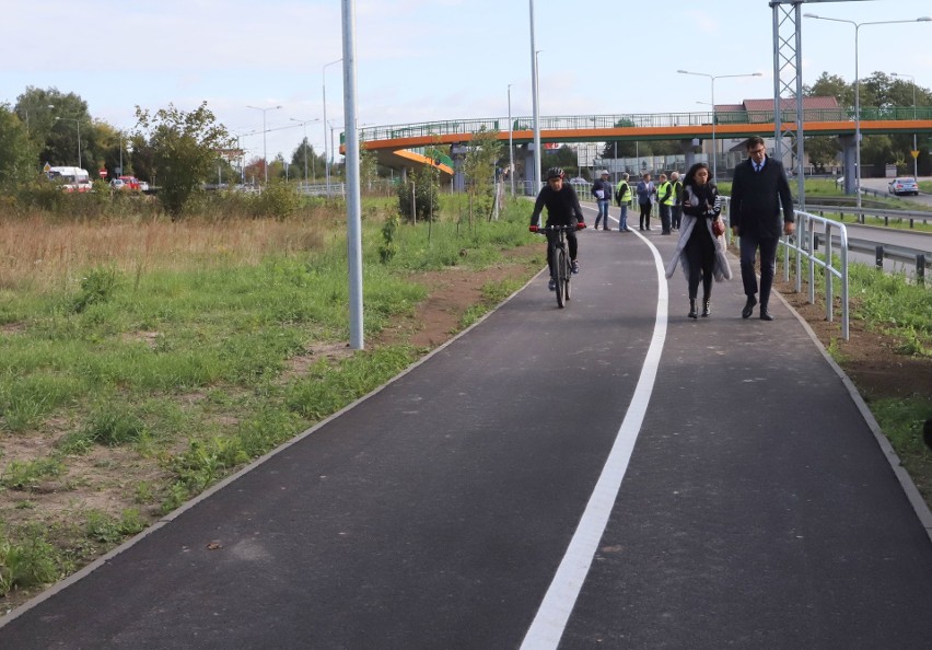 Ścieżka rowerowa wzdłuż ulicy Kuronia już gotowa do użytku.