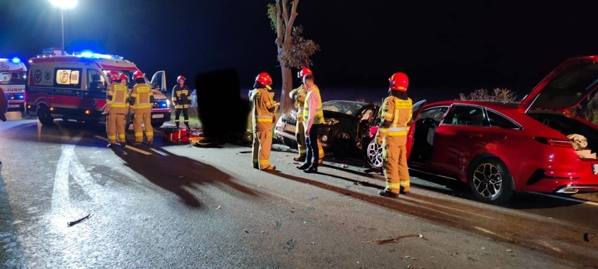 Na miejscu pracowało aż 9 zastępów strażaków, policjanci, a...