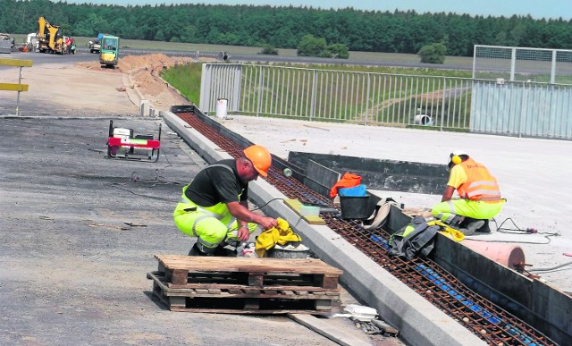 Korzeńsko - Kaczków: na wiaduktach trwają ostatnie praceFot: Bartosz Józefiak