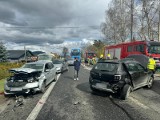 Wypadek na tzw. chyżniance. Na drodze krajowej nr 7 w Skawie zderzyły się dwa auta ZDJĘCIA
