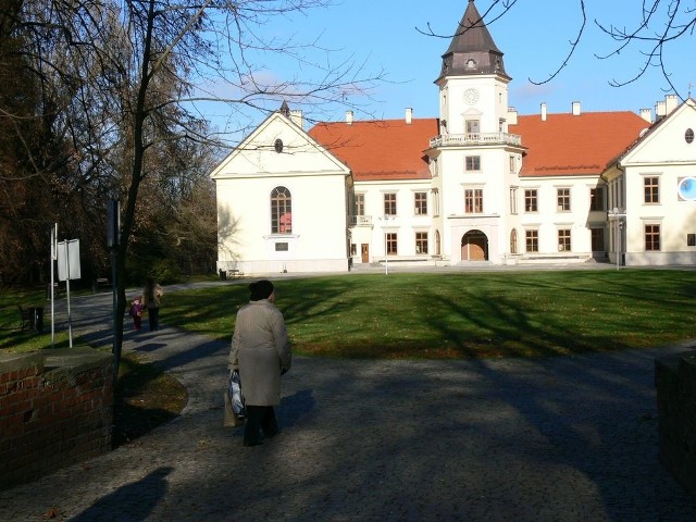 Zamek Dzikowski został otwarty dla zwiedzających także w soboty.