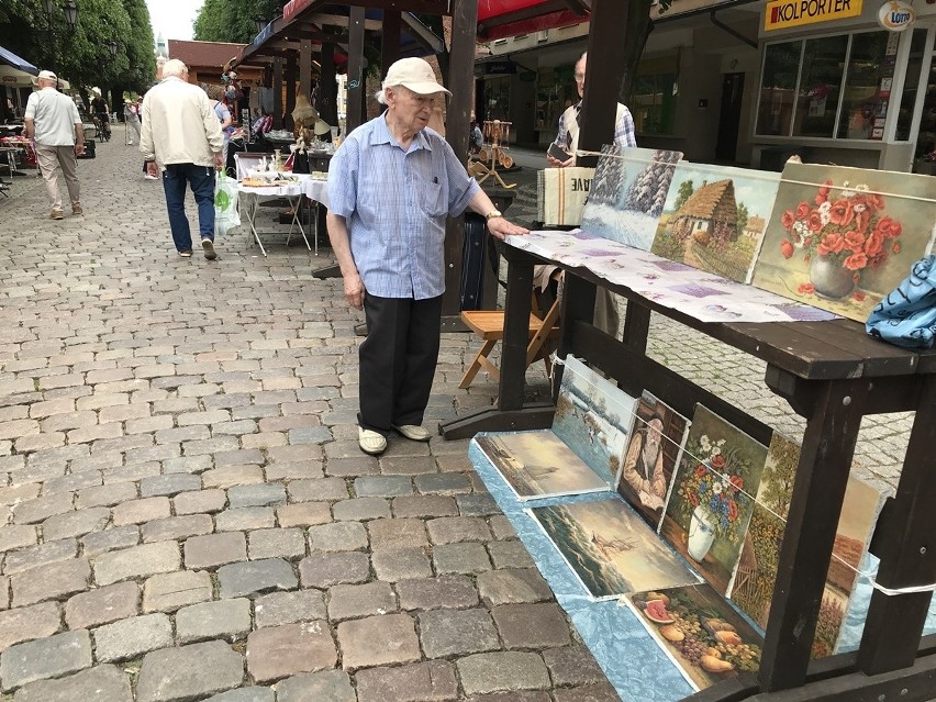 Jarmark na ulicy Nowobramskiej w Słupsku. Co można znaleźć na stoiskach w ten weekend?