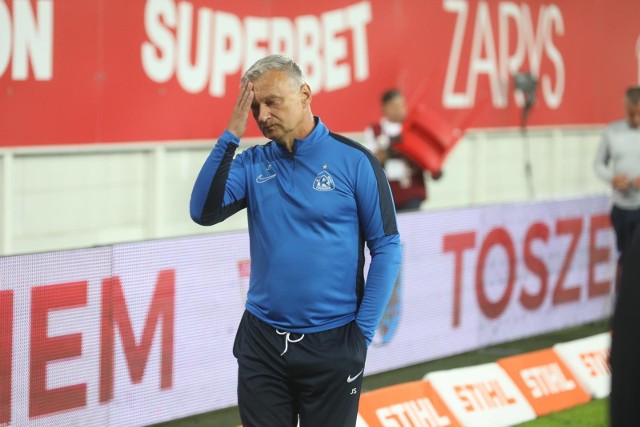 Trener Ruchu Chorzów Jarosław Skrobacz nie jest zadowolony z dorobku punktowego swej drużyny.