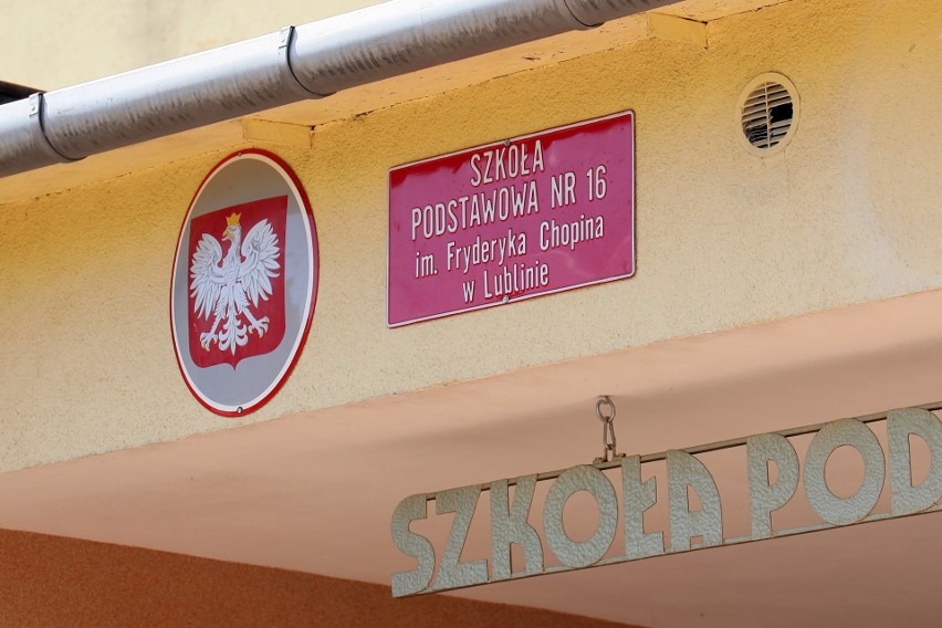 Zaplombowane szafki w Szkole Podstawowej nr 16 w Lublinie. Co stało się w placówce?
