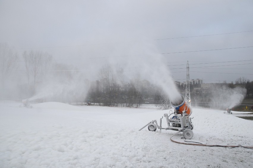 Naśnieżanie Górki Środulskiej w Sosnowcu