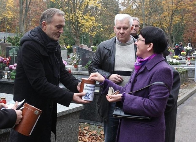Prezydent Gdyni, Wojciech Szczurek będzie kwestował na gdyńskim cmentarzu