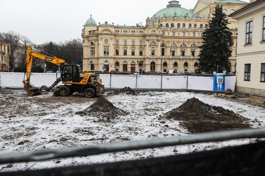 Kraków. Szkielety dzieci z placu św. Ducha wydobyte, zbada je antropolog. Przebudowa się nie opóźni