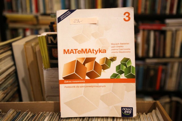 Ceny podręczników szkolnych w antykwariacie w Katowicach. Zobacz kolejne zdjęcia/plansze. Przesuwaj zdjęcia w prawo - naciśnij strzałkę lub przycisk NASTĘPNE