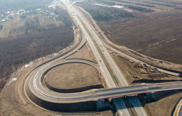 Z nowego węzła, Jasna Góra, na obwodnicy autostradowej Częstochowy zjedziemy do klasztoru.Zobacz kolejne zdjęcia. Przesuwaj zdjęcia w prawo - naciśnij strzałkę lub przycisk NASTĘPNE