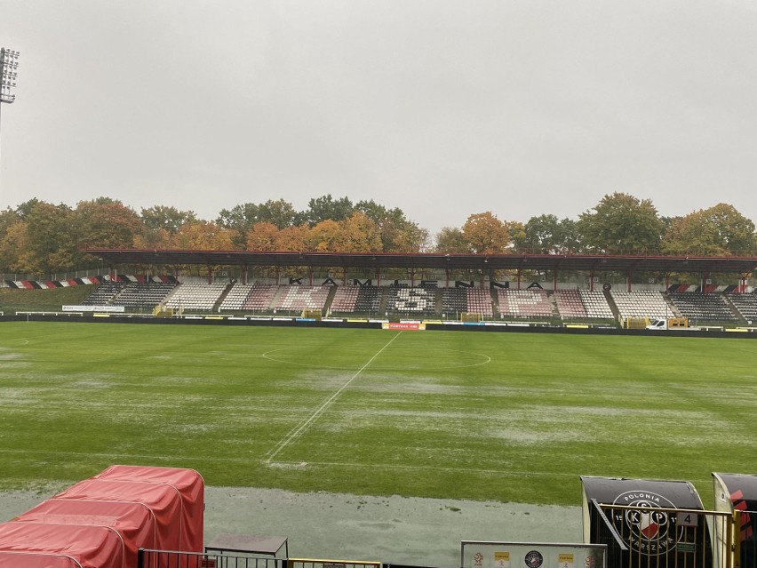 Lechia Gdańsk nie zagrała dziś z Polonią Warszawa. Ulewa w stolicy, zalane boisko. Na kiedy mecz został przełożony?