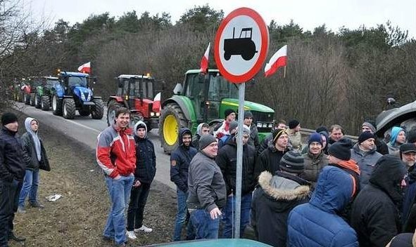 Rolnicy w lutym pojawili się w Bydgoszczy, ciągniki musieli jednak zostawić na rogatkach miasta.