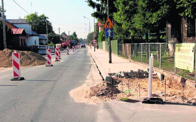 Przebudowa ulic Polskiego Czerwonego Krzyża i Rzeszowskiej potrwa do października i termin nie jest zagrożony