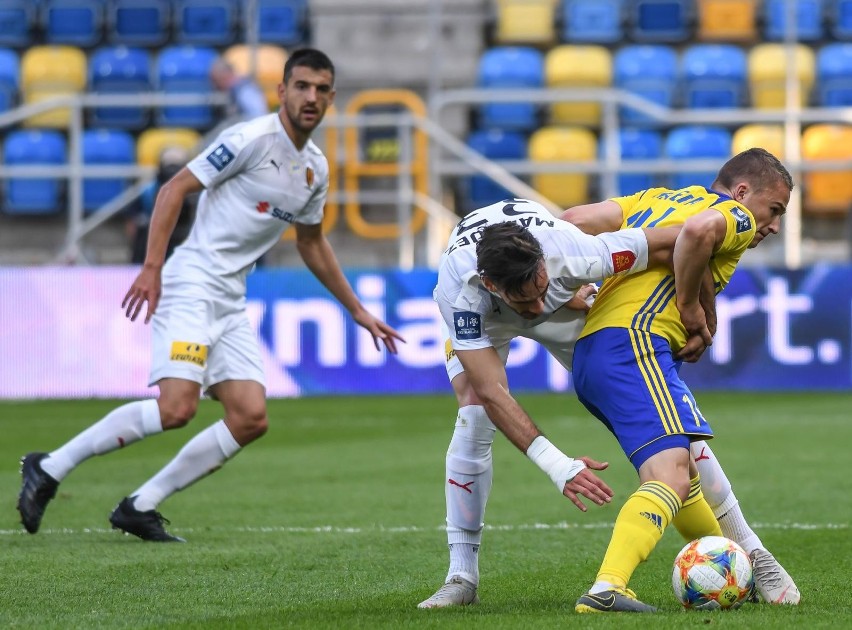 Arka Gdynia to... murowany kandydat do spadku? Jacek Zieliński nie ma łatwego życia