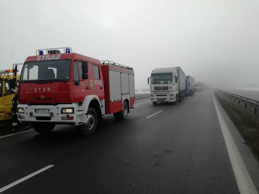 Karambol na A1 koło Piotrkowa Trybunalskiego. Zderzenie...