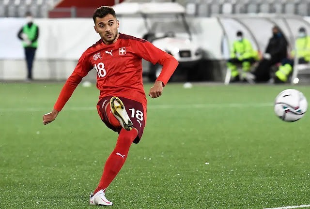 Pomocnik Sassuolo, Nedim Bejrami, który w reprezentacji juniorów i młodzieżówce grał dla Szwajcarii, otworzył wynik w meczu Wysp Owczych z Albanią (1:3)