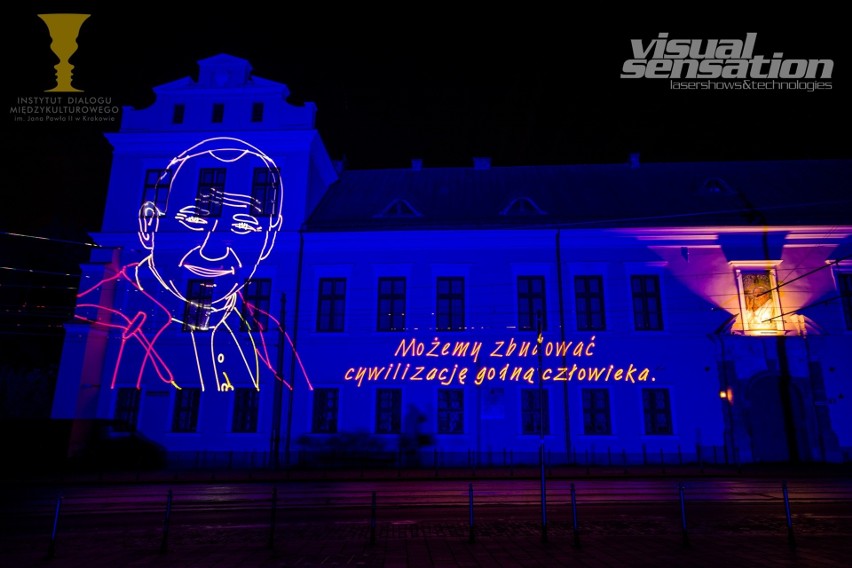 Kraków. Projekcja laserowa online z okazji rocznicy kanonizacji Jana Pawła II
