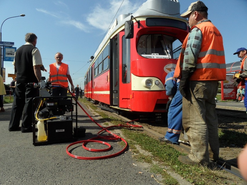 Podnoszenie Sznycla z nerki. Akcja trwa [ZDJĘCIA]