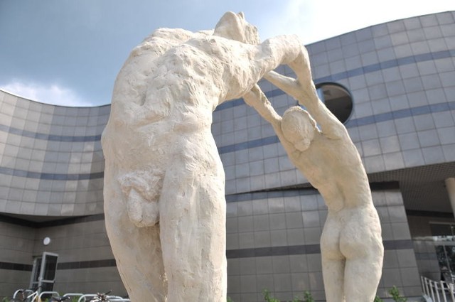 Dlaczego greckie rzeźby mają małe penisy? Na tę odpowiedź nie wpadniecie