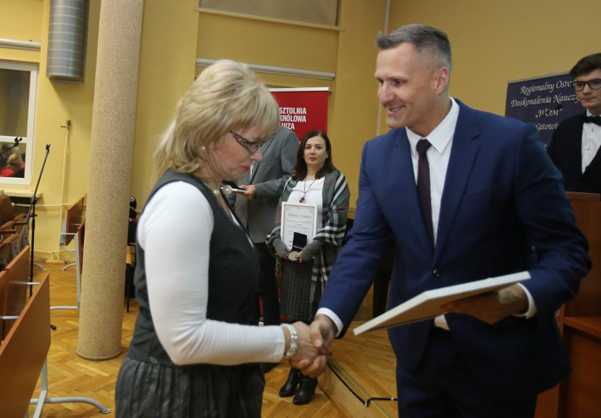 Oto laureaci tytułu „Nauczyciel na medal”. Wręczyliśmy nagrody zwycięzcom plebiscytu DZ [ZDJĘCIA]