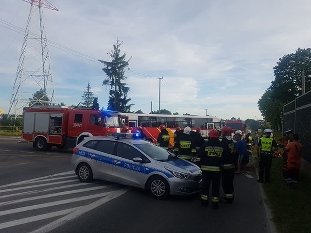 Horodniany. Zderzenie autobusu PKS z samochodem osobowym. Jedna osoba poszkodowana [ZDJĘCIA]