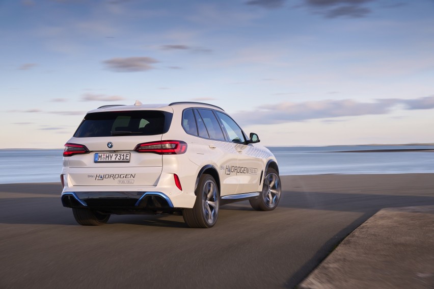 Wodorowe BMW iX5 Hydrogen zadebiutuje w Polsce podczas Kongresu Nowej Mobilności 2023
