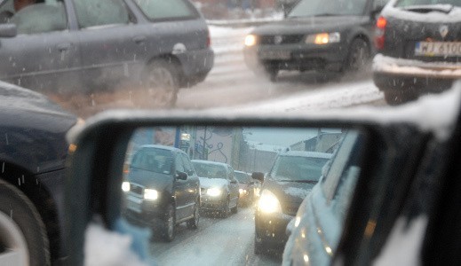 Na drogach całego województwa panują trudne warunki jazdy