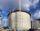Rozpoczęło się betonowanie kopuły zbiornika LNG w Świnoujściu. Proces ten może potrwać nawet 3 dni [ZDJĘCIA]