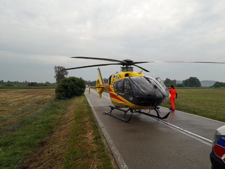 Czołowe zderzenie pojazdów na trasie Kosakowo-Mrzezino, 11...