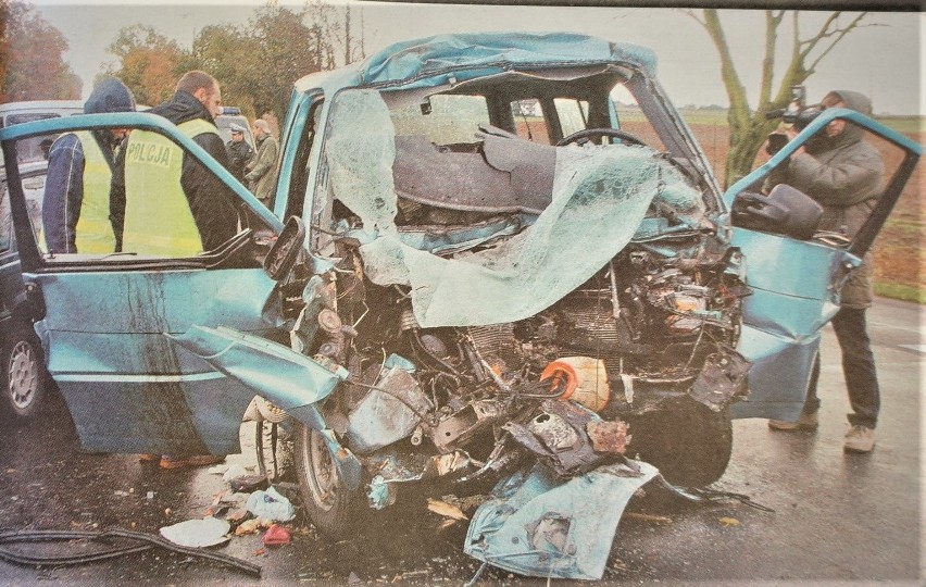 Wypadek w Bogucinie w 2004 r. Zdjęcie zniszczonego...