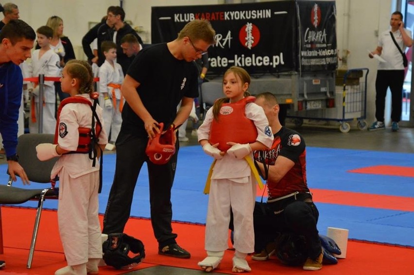 Sukcesy karateków z klubu Chikara Kielce na zawodach Fit Weekend w Targach Kielce  